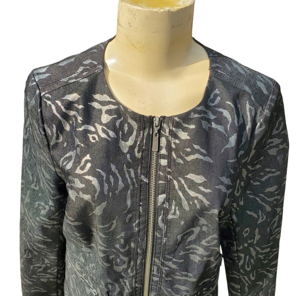 Dana Buchman Denim Blazer Jacket Front Zip O Neck Exotic Metallic Print Womens 4 - Picture 5 of 12